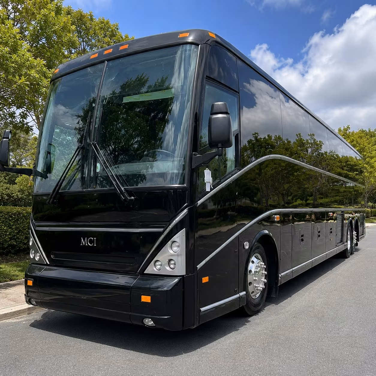 browse charter buses minibuses and sprinter vans available for long distance travel from manchester